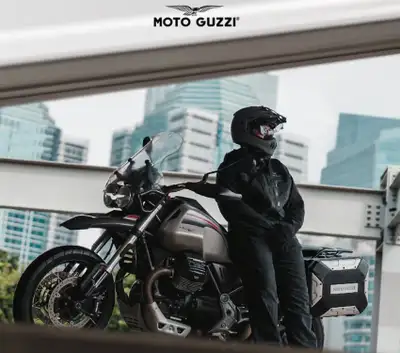 La Moto Guzzi V85 TT Travel est une exploratrice audacieuse, conçue pour transformer chaque trajet e...