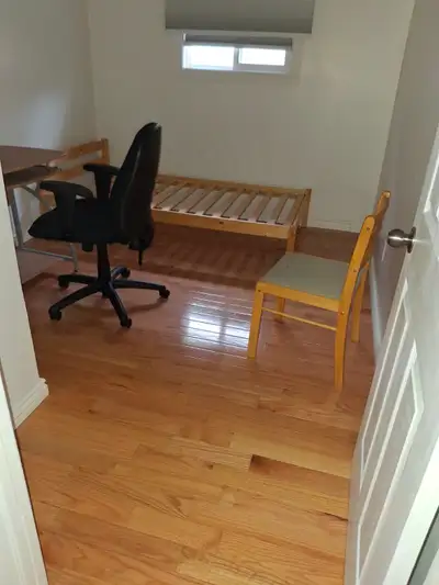 Upstairs Room for rent, female only home Term: 1 year lease Price: $600(all inclusive) shared kitche...