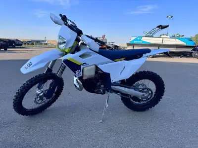 Price Plus $1290 Destination 2025 Husqvarna® TE 250 With a legacy of being the most versatile and co...