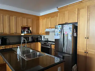 **Superbe 4 1/2 au bord du fleuve** Magnifique appartement 4 1/2 situé directement au bord du fleuve...