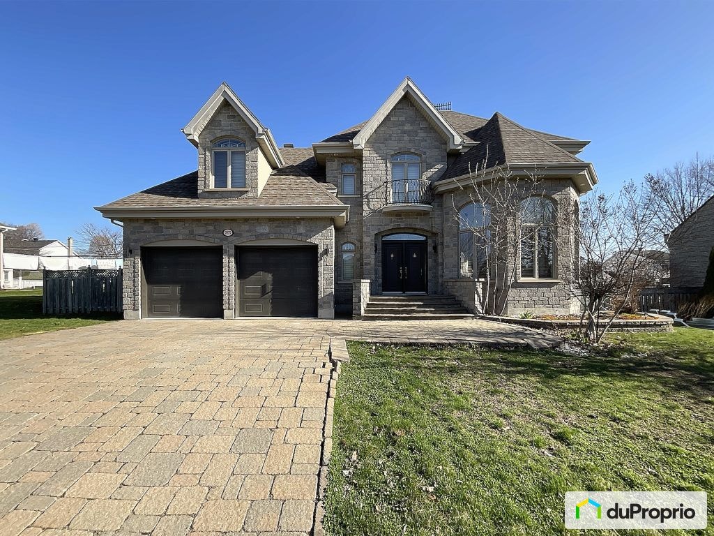 $704,999 - 2 Storey in Trois-Rivières (Trois-Rivières-Ouest) — photo 1