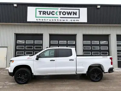 2024 Silverado LT Trail Boss, boasting only 24,031 kms and unmatched off-road capability straight fr...