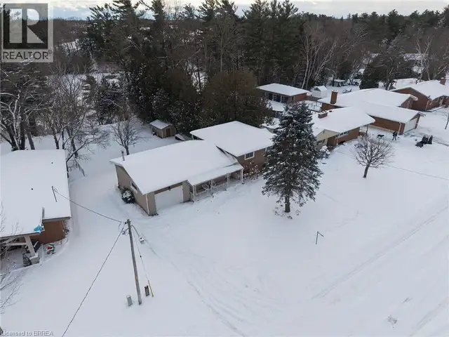 104 HILLSIDE Avenue Delhi, Ontario in Houses for Sale in Norfolk County - Image 37