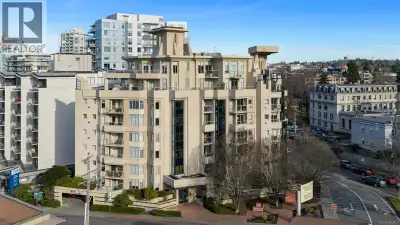 Charming 2 bedroom/2 bathroom condo in James Bay, ideally located close to Beacon Hill Park and all...