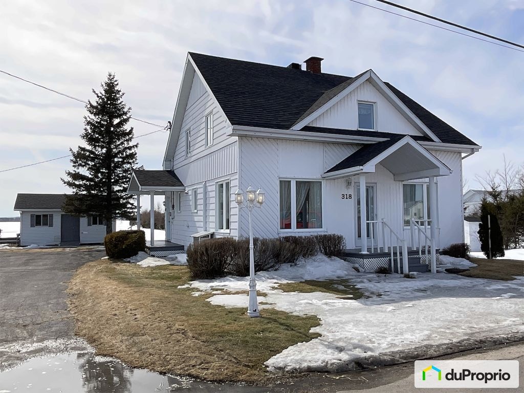 $240,000 - 1 1/2 Storey for sale in Normandin — photo 1