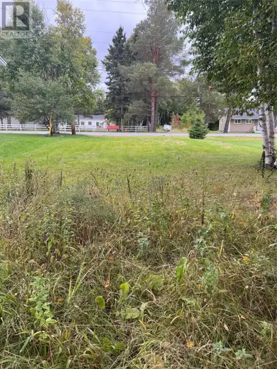 Irregular sized lot located in the heart of Pasadena, within walking distance to all amenities such...