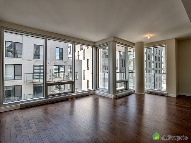 $724,000 - Condominium in Ville-Marie (downtown, old Mtl) — photo 1