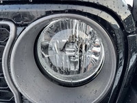 This 2026 JEEP GLADIATOR SPORT 4X4 has the following options Cloth Low-Back Bucket Seats, Remote Sta... (image 9)
