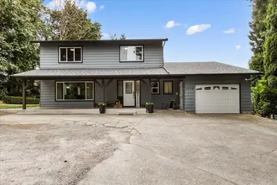 Your new home search stops here! Perched at the top of Saddle Hill, this private 2-storey home perfe...
