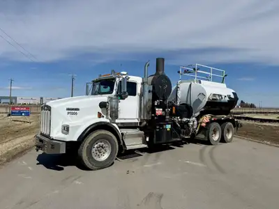 2006 Kenworth T800 6x4 Hot Oiler Truck Comes with a Cummins ISX475 diesel engine, 475 HP, 6134 engin...