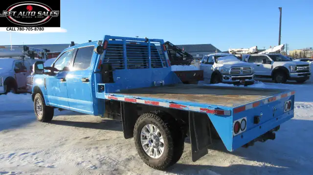 2020 Ford F-250 CREW CAB FLAT DECK in Heavy Trucks in Vancouver - Image 7