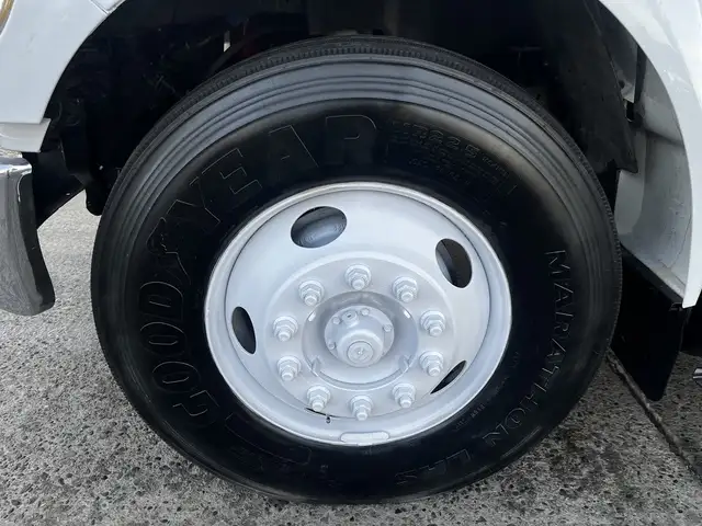 2011 Ford F750 18 Foot Cummins Manual Flatdeck in Heavy Trucks in Winnipeg - Image 52