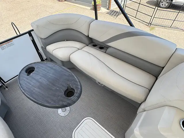 2019 SYLVAN Mirage 8522 Party Fish Luxury Ed TRITOON -used ponto in Powerboats & Motorboats in Prince Albert - Image 26