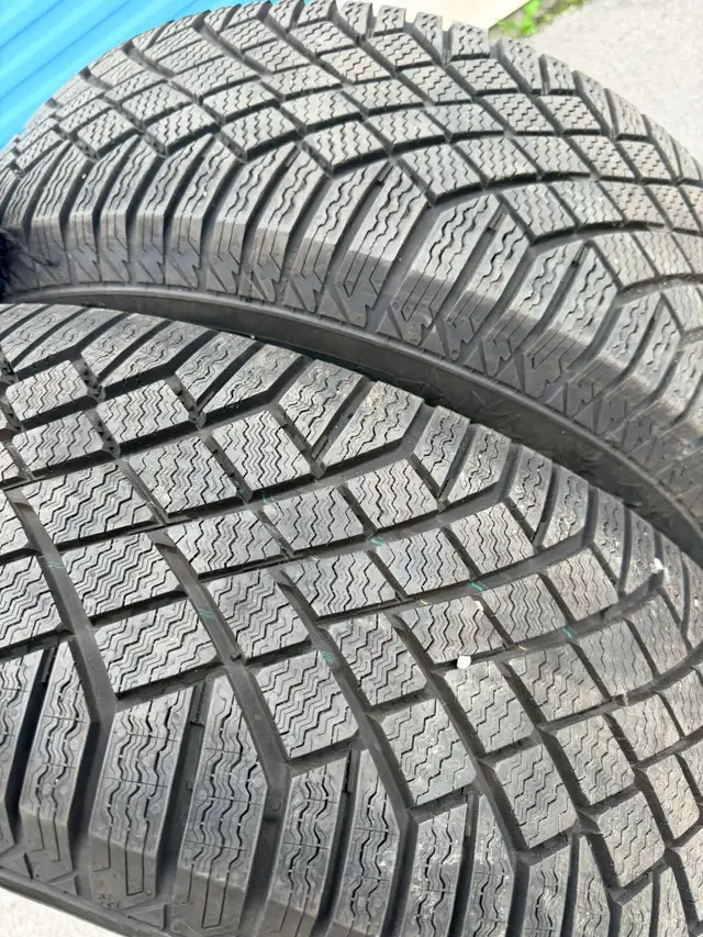Oem Volvo xc60 xc40 xc90 235/65/17 continental 5x108 winters in Tires & Rims in Mississauga / Peel Region - Image 5