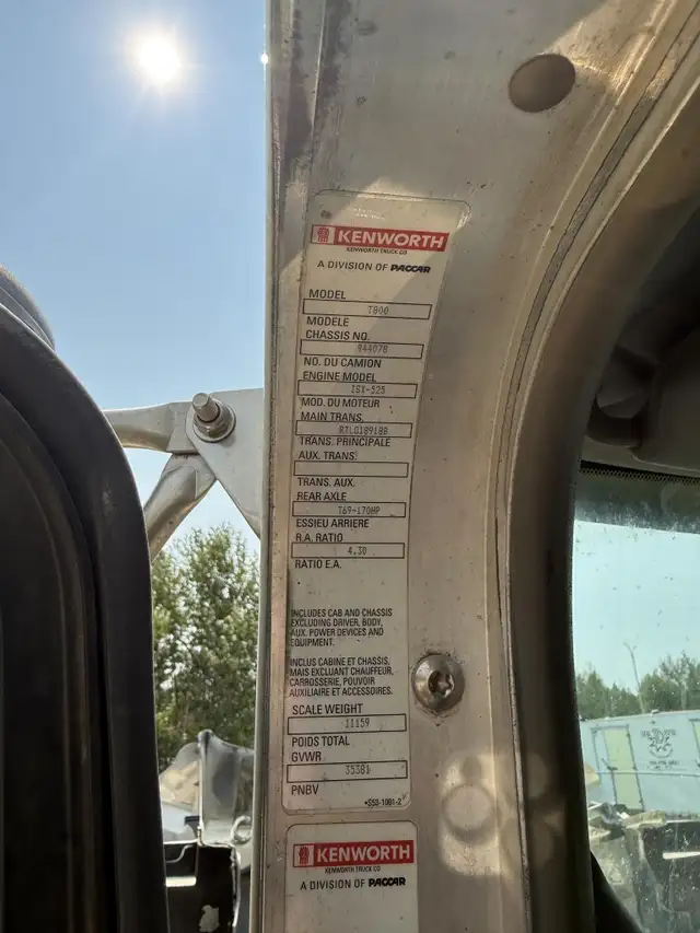 2010 KENWORTH T800 in Heavy Trucks in Saskatoon - Image 36