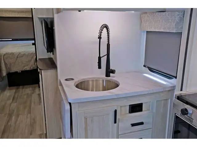 2024 Forest River Sunseeker 3250 2 extension 2024 + lit superpos in RVs & Motorhomes in Laval / North Shore - Image 12