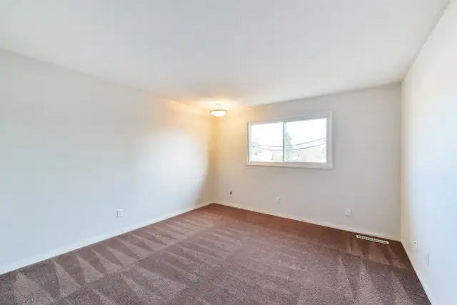 Lord Byron Townhouses - 3 Bedroom Townhouse House for Rent in Long Term Rentals in Edmonton - Image 10