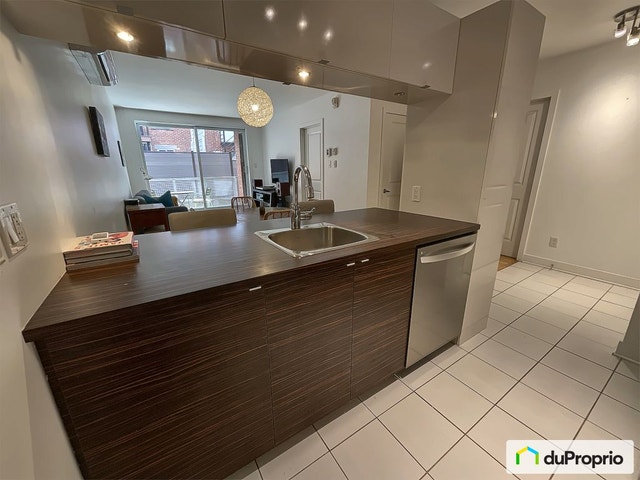 $357,000 - Condominium in Villeray / St-Michel / Parc-Extension — photo 1