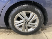 La Hyundai Elantra AUTOMATIQUE A/C CRUISE MAGS BLUETOOTH 2019 offerte chez AutoStudio 72 à Mirabel e... (image 9)