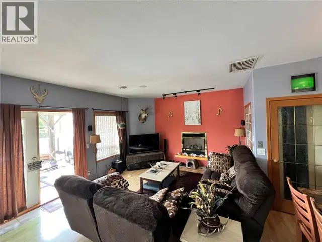 2595 Skaha Lake Road Penticton, British Columbia in Commercial & Office Space for Sale in Penticton - Image 13