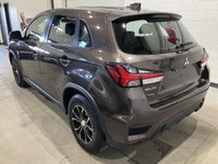 Le Mitsubishi RVR 2020 version SE AWD MAGS CAMERA RECUL CRUISE A/C usagé offert chez AutoStudio 72 à... (image 1)