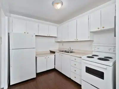 ** SPECIAL OFFER: ONE MONTH FREE ** - applied to the 2nd month, on a 13 month lease! Discover modern...