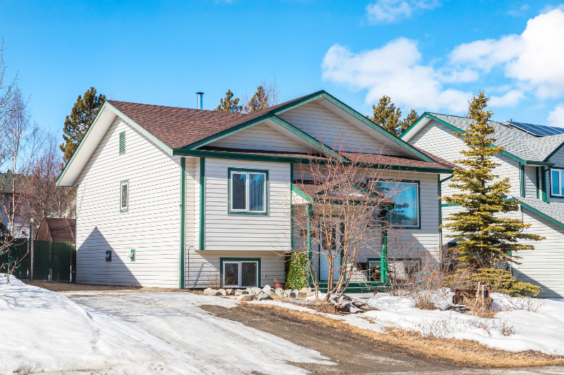 Updated 3-bedroom home in Copper Ridge! - Felix Robitaille® in Houses for Sale in Whitehorse