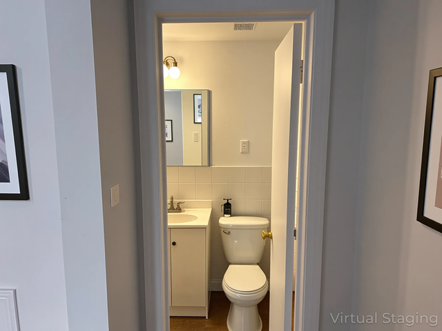 Simple 3 1/2 NDG 2nd Floor Apt N7 in Long Term Rentals in City of Montréal - Image 12