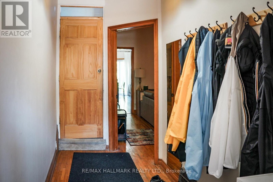 MAIN & BASEMENT - 88 SWANWICK AVENUE Toronto (East End-Danforth) 3