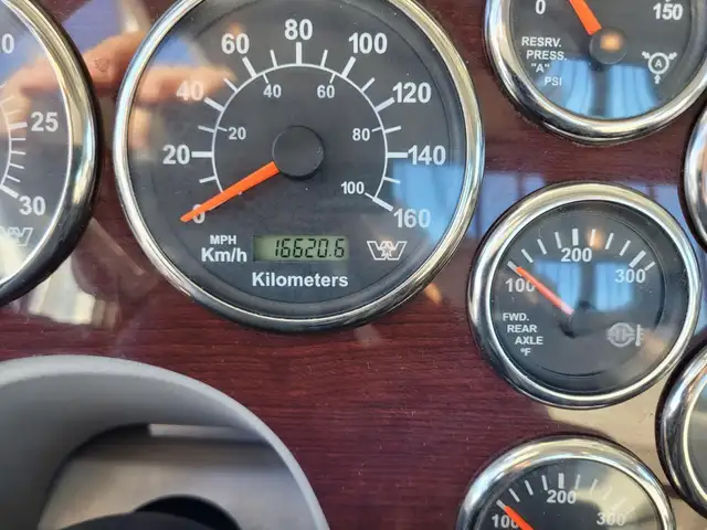 2013 WESTERN STAR 6900XD in Heavy Trucks in Saskatoon - Image 22