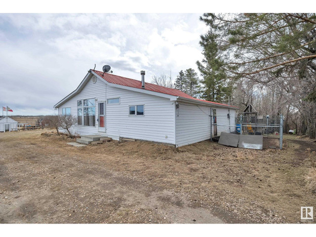 261081 HWY 616 Rural Wetaskiwin County, Alberta in Houses for Sale in Red Deer - Image 2