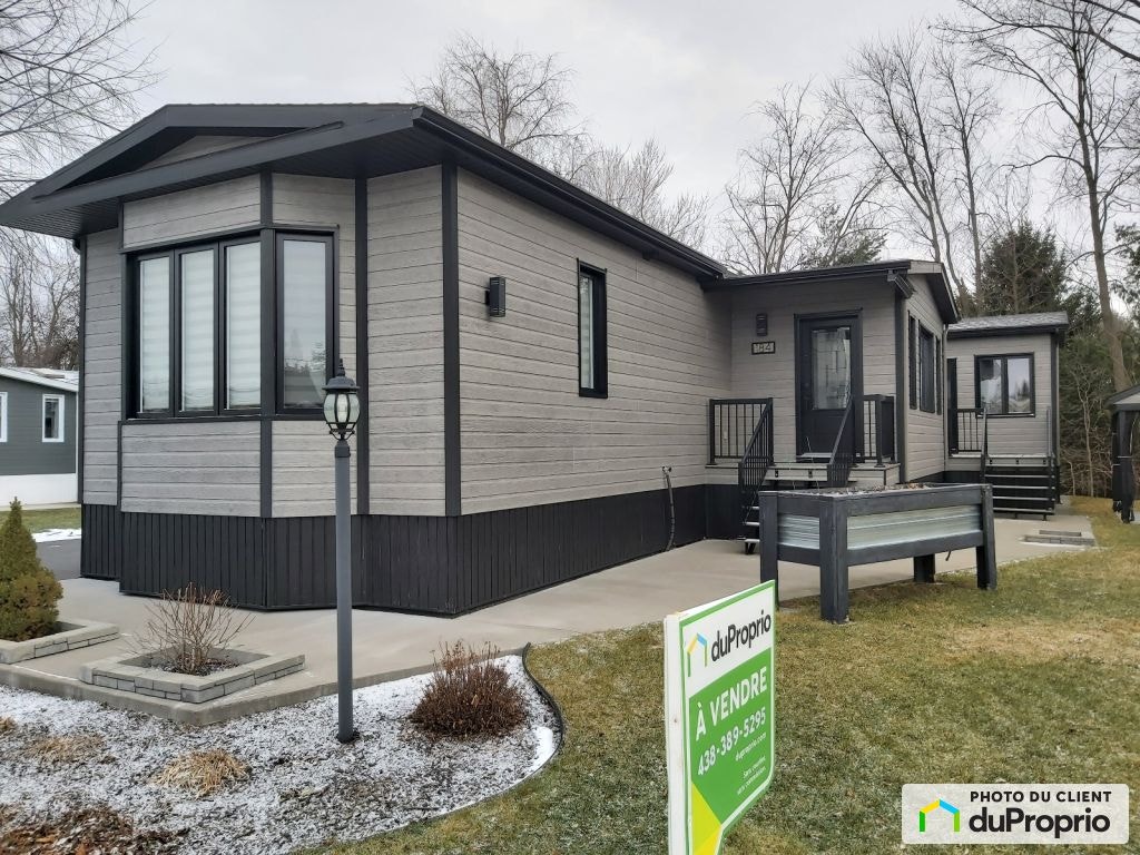 $548,000 - Manufactured home for sale in Venise-En-Quebec — photo 1