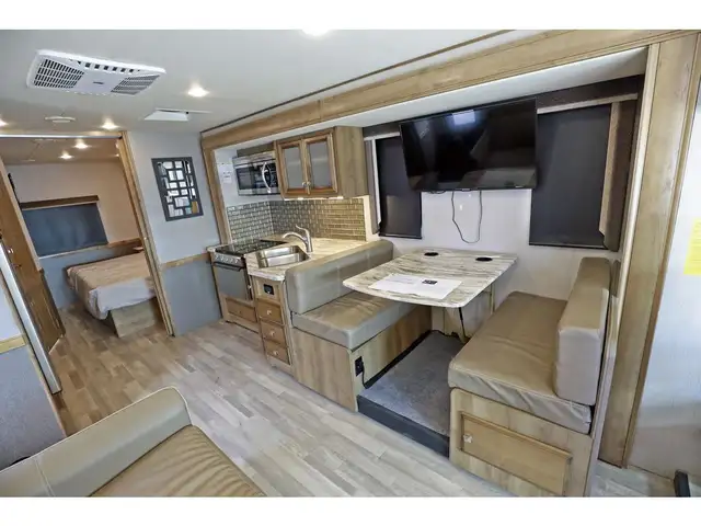 2020 Holiday Rambler Admiral 28A 2 extension Classe A 2020 in RVs & Motorhomes in Laval / North Shore - Image 7