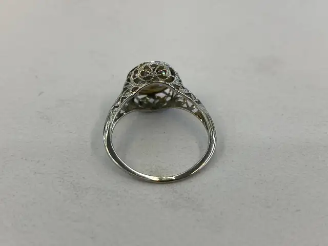 Vintage 18K Gold & Mine Cut Diamond Ring - 0.33TCW in Jewellery & Watches in City of Toronto - Image 6