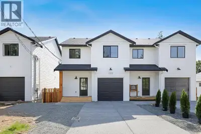 Welcome to Galerno Heights! This stunning 3 bedroom, 4 bathroom half duplex built by Arkadia Holding...