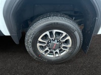 Welcome to Capital GMC! This 2026 GMC Sierra 2500HD in Glacier White Tricoat is equipped with 4WD an... (image 8)