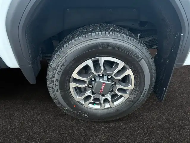 2026 GMC Sierra 2500HD SLT in Cars & Trucks in Regina - Image 10