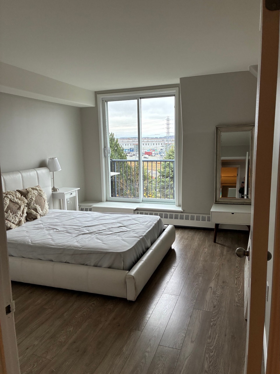 FALL IN LOVE WITH THIS BEAUTIFUL 2 BEDROOM IN SOUTH END HALIFAX 4