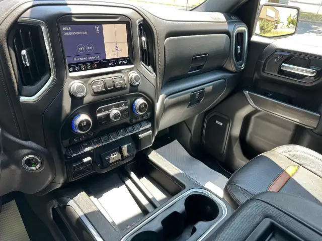 2019 GMC Sierra 1500 AT4 PKG 5.3lV8 LEATHER | HEATED SEATS | 6.5 in Cars & Trucks in City of Toronto - Image 39