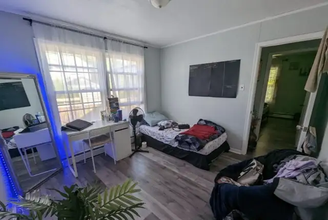 $1100 Bedroom for Rent! in Burlington - Roseland All inclusive62867603227266121