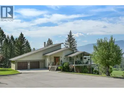 Looking for a private acreage with stunning views? Look no further! This luxury residence offers clo...