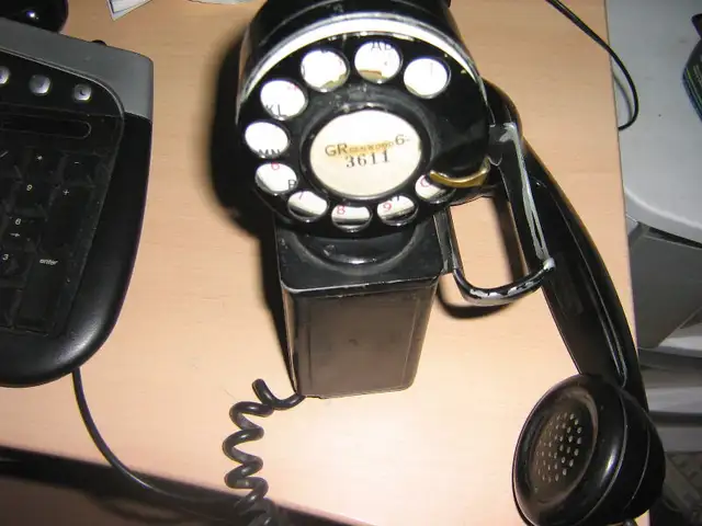 Antique Phone /Northern Electric 1930 in Other in Napanee - Image 2