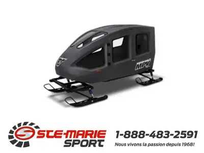 CARRIOLE DISPONIBLE SUR COMMANDE Partez à l'aventure en famille ! Le SnowCoach™ MPV est le premier v...