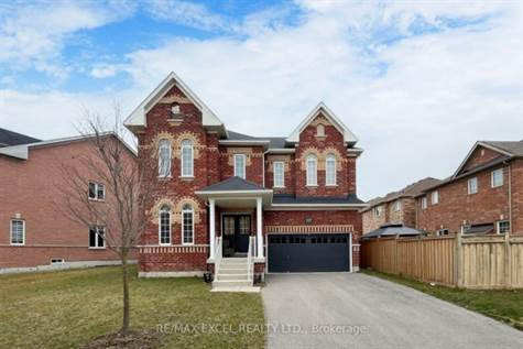 127 Greenwood Rd in Houses for Sale in Markham / York Region