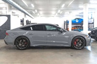 Audi RS 7 SB quattro Performance 2025: - Extérieur gris NARDO avec intérieur en cuir haut de gamme n... (image 6)