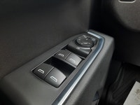 Engine: 5.3L ECOTEC3 V8 L/100Km City: 15.9 L/100Km Hwy: 13.0 Safety Equipment Airbags, Dual-stage fr... (image 8)