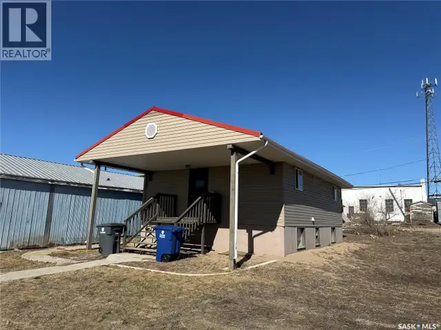112 1st AVENUE W Kindersley, Saskatchewan in Houses for Sale in Saskatoon - Image 3