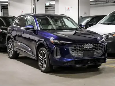 This 2025 Audi Q5 2.0 TFSI quattro blends sophisticated luxury, refined performance, and advanced te...