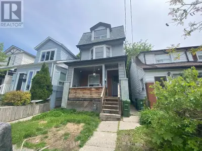 LOWER - 155 DRAYTON AVENUE Toronto (Woodbine Corridor), Ontario