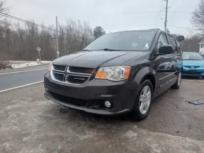 2012 Dodge caravan crew power sliding doors. heated power leather seats. heated steering wheel. drop...